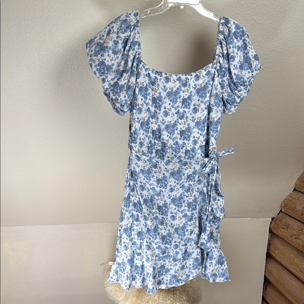 Trixxi Blue and White Floral, front wrap Dress. Size Large